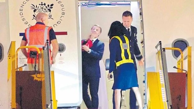 Viral Video: చెంపదెబ్బ కొట్టిన ఫ్రాన్స్ అధ్యక్షుడికి భార్య