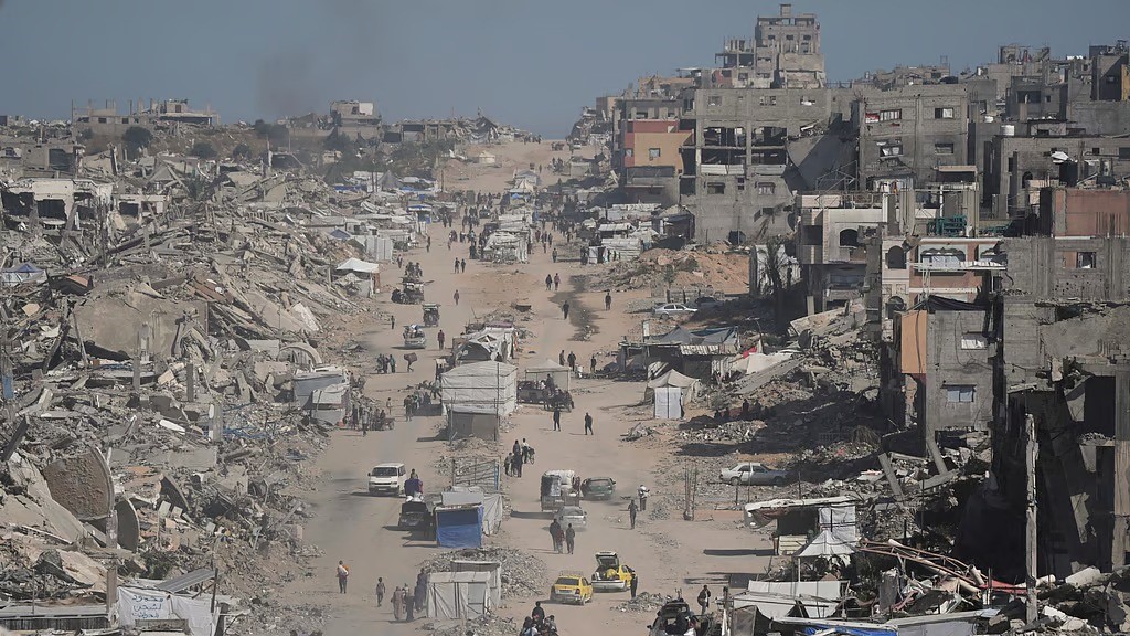 Gaza: గాజాలో మళ్ళీ ఇజ్రాయెల్ దాడి.. 64 మంది మృతి