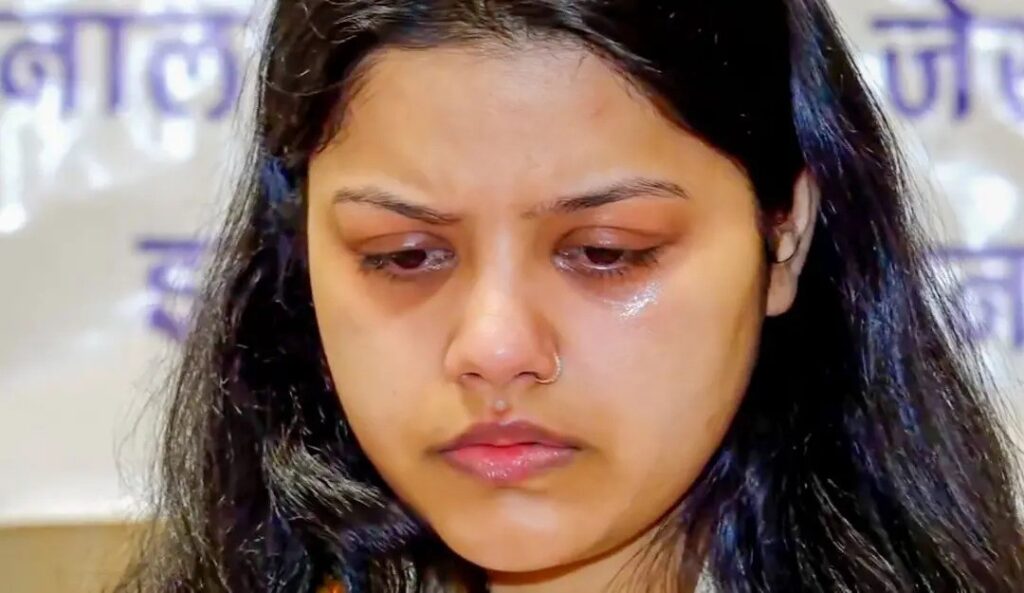 Himanshi Narwal: ముస్లింలపై పహల్గామ్ దాడిలో మరణించిన నేవీ ఆఫీసర్ భార్య కీలక సూచనలు