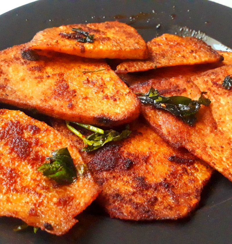 చేమ దుంపలు: మూత్రపిండాల సమస్యలు, రక్తంలో చక్కెర స్థాయిలు తక్కువగా ఉన్నవారు వేసవి కాలంలో చేమ దుంపలను తినకూడదు. నిజానికి చేమ దుంపల్లో ఆక్సాలిక్ ఆమ్లం ఉంటుంది. ఇది మూత్రపిండాల పని తీరుని దెబ్బతీస్తుంది. దీనిలో ఉండే కార్బోహైడ్రేట్లు డయాబెటిక్ రోగులకు హానికరం.