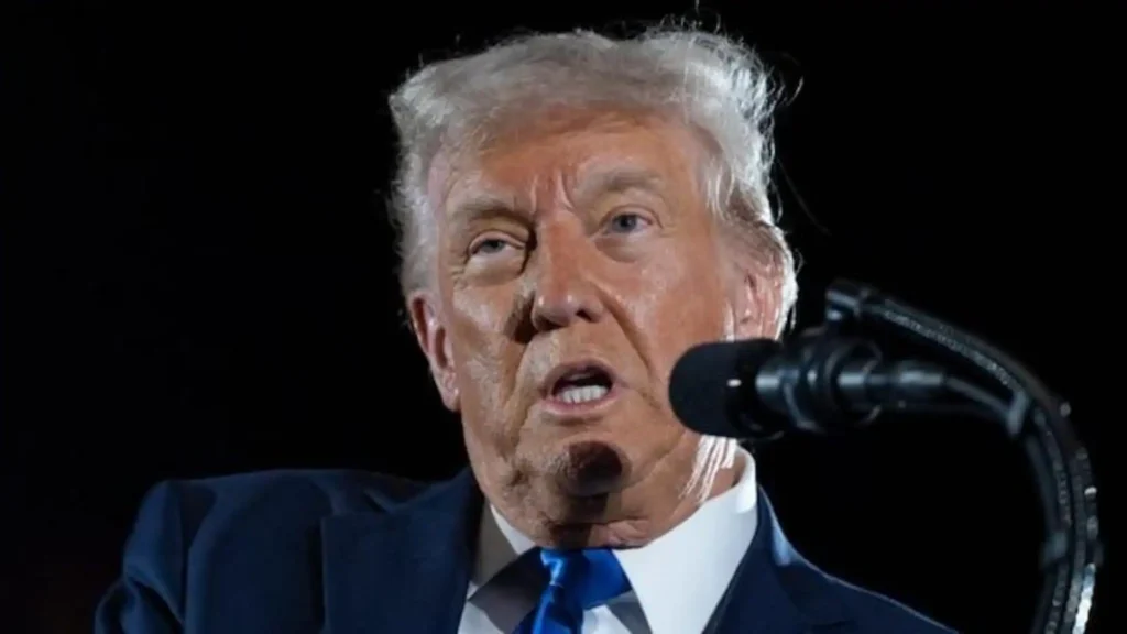 Donald Trump : విదేశీ సినిమాలకు 100% టారిఫ్ : ట్రంప్