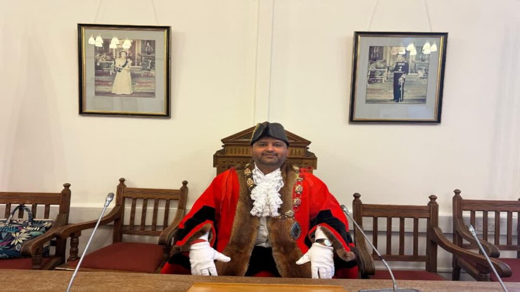 London: లండన్​లో మేయర్​గా మన ‘రైతు బిడ్డ’