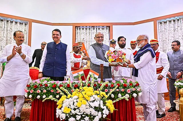 maha minister oath