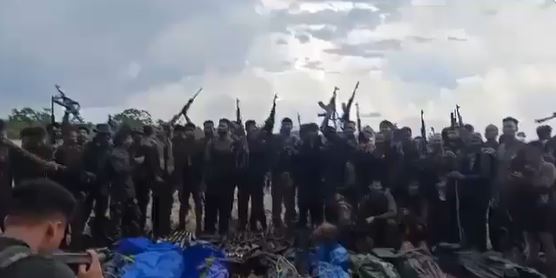 Naxal Encounter: ఎన్‌కౌంటర్‌ అనంతరం సంబరాలు చేసుకున్న డీఆర్ జీ బలగాలు