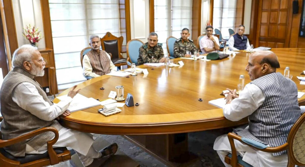 India-pak : భారత్-పాకిస్తాన్ చర్చలు చివరి నిమిషంలో వాయిదా