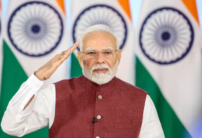 అడుగులు వేస్తోంది. 