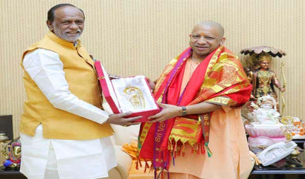 MP K.Laxman: ఉత్తరాది ఆలయాల్లో తెలుగువారికి ప్రత్యేక వసతులు- యూపీ సీఎంకు ఎంపీ లక్ష్మణ్ వినతి!