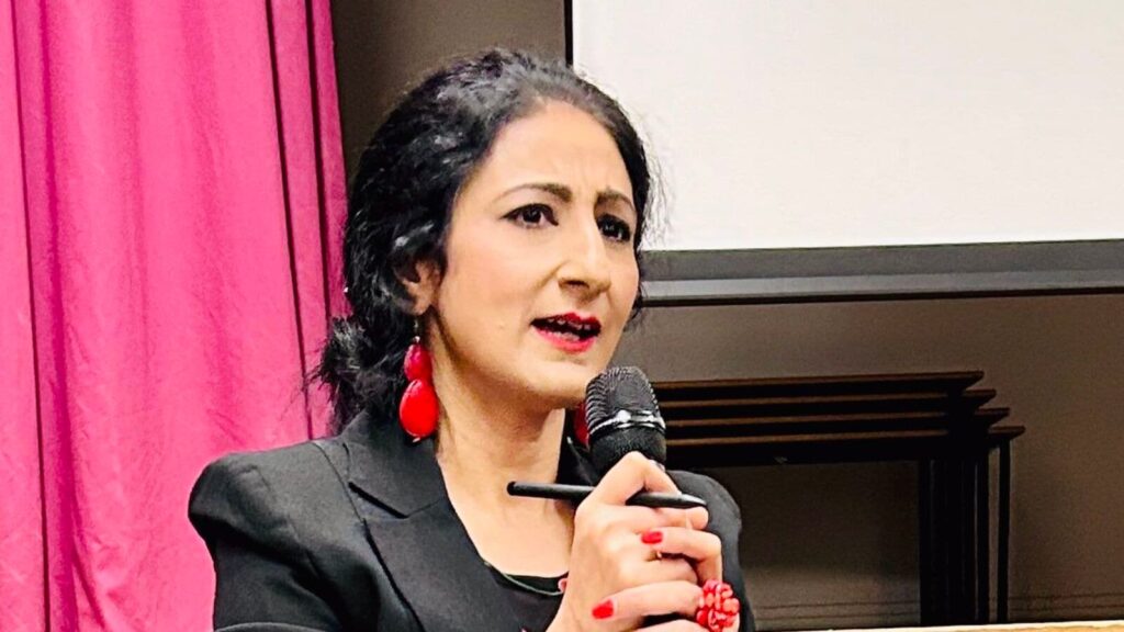 UK: బ్రిటన్ లోని కాశ్మీరీ విద్యావేత్తపై భారత ప్రభుత్వం చర్యలు: OCI రద్దు