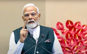 గుజరాత్ ముఖ్యమంత్రికి మోదీ ఫోన్ భద్రత చర్యలపై ఆరా