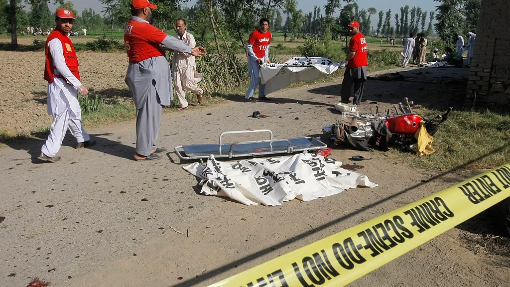 Pakistan: పాకిస్తాన్‌లో స్కూల్ బస్సుపై  కారు బాంబు దాడి, నలుగురు పిల్లలు మృతి