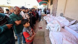 గాజాలో ఇజ్రాయెల్ దాడుల్లో 44 మంది పాలస్తీనియన్లు మృతి