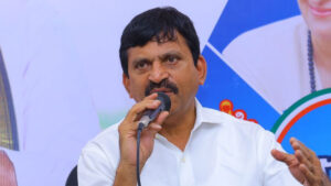 కెసిఆర్ దగ్గర ఉన్న దెయ్యాలేవో కవిత చెప్పాలి – పొంగులేటి డిమాండ్