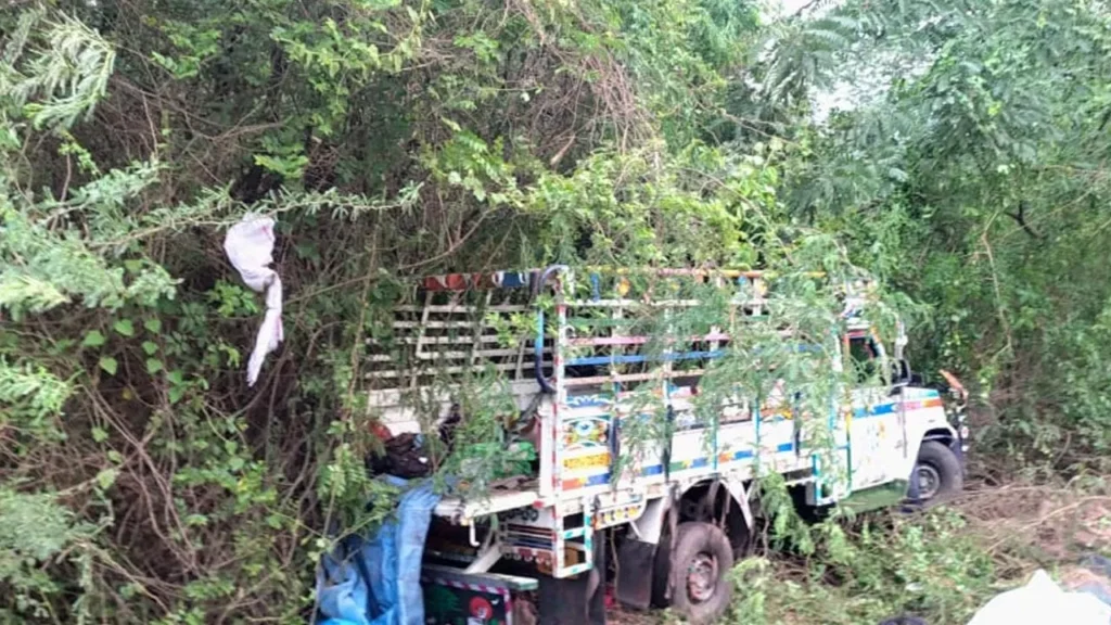 Accident: తమ చిన్నారులు టెన్త్ పాస్ అయ్యారని దైవ దర్శనానికి వెళ్ళి వస్తుండగా ఘోర ప్రమాదం