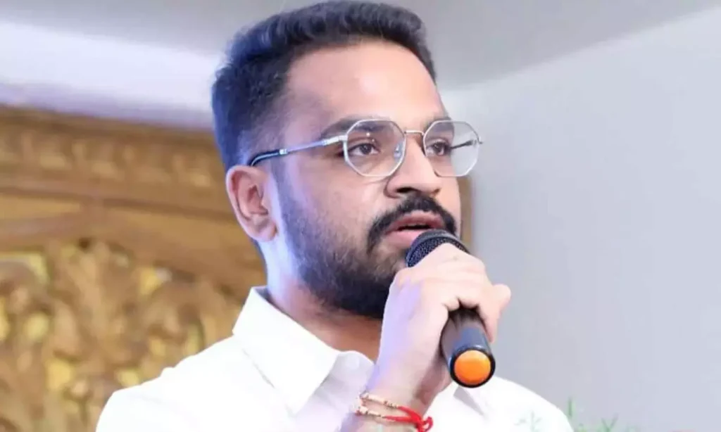 Sajjala Bhargava Reddy: మంగళగిరి పీఎస్ లో సజ్జల భార్గవరెడ్డి విచారణ