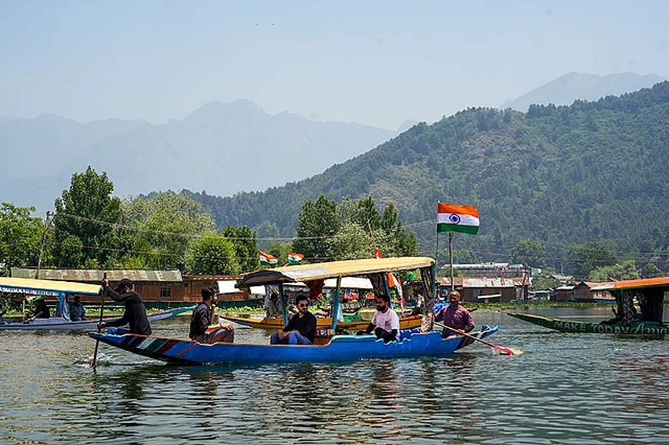 srinagar dal lake