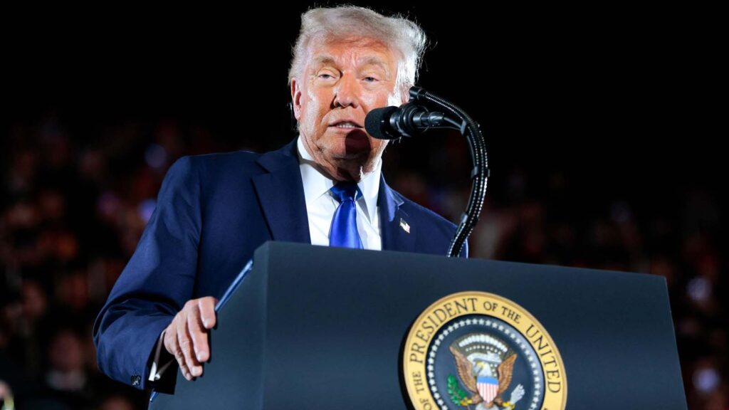 Donald Trump: ట్రంప్‌ను చంపేస్తారా అంటూ మాజీ డైరెక్టర్ జేమ్స్ కామీ పోస్ట్‌పై దుమారం!