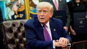 పుతిన్ ప్రజల జీవితాలతో ఆడుకుంటున్నారు: ట్రంప్