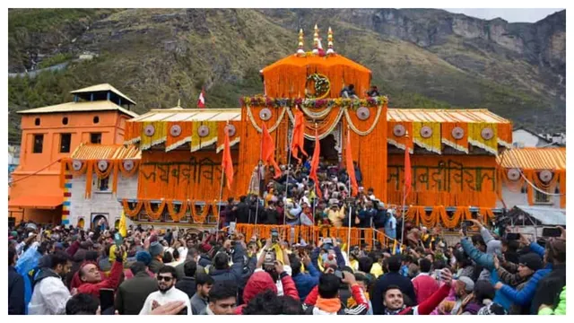 Badrinath: తెరుచుకున్న బద్రీనాథ్‌ ఆలయం