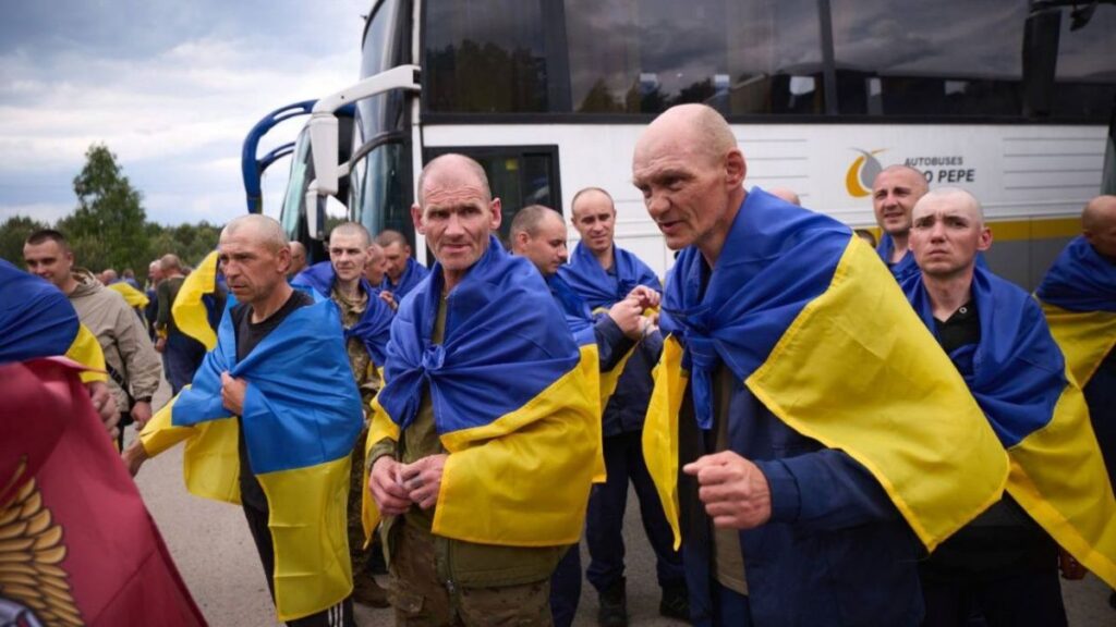 Soldier: రష్యన్ జైళ్లలో 200 మందికి పైగా యుద్ధ ఖైదీలు మృతి: ఉక్రెయిన్ సైనికుడు