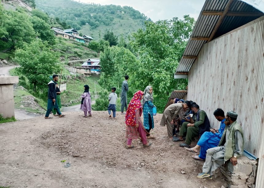 Uri Villagers: ఊరి గ్రామస్తులు ఏకమై 3 నిరాశ్రయులైన కుటుంబాలకు ఆశ్రయం ఇచ్చారు