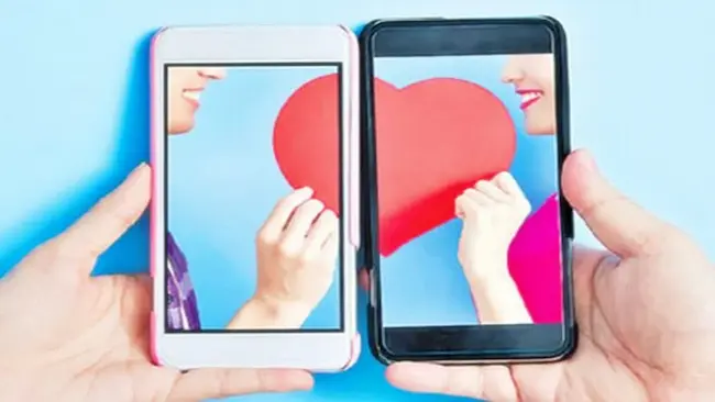 Dating Apps: డేటింగ్​ యాప్స్ లో మోసపోతున్న యువత 