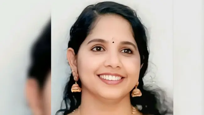 Ahmedabad Plane Crash: న‌ర్సు మృతి పై.. డిప్యూటీ తహ‌సిల్దార్‌ అనుచిత వ్యాఖ్యలతో సస్పెండ్