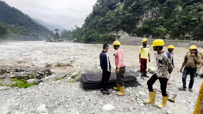 Heavy Rains : సిక్కింలో చిక్కుకున్న 1,500 మంది టూరిస్టులు