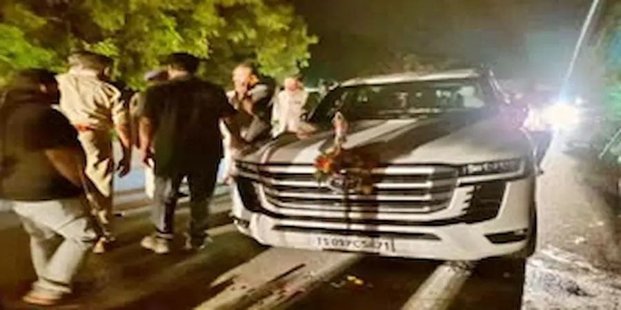 Medak: కోర్టు భవనంపై నుంచి దూకిన ఫ్యామిలీ ఎందుకంటే?