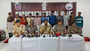 తెలంగాణలో12 మంది మావోయిస్టులు లొంగుబాటు