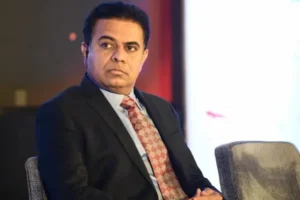 యూకే పర్యటనకు బయలుదేరిన కేటీఆర్