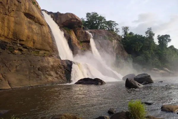 Monsoon Travel: వానాకాలంలో ట్రిప్ ప్లాన్ చేస్తున్నారా? అయితే ఈ ప్రాంతాలకు వెళ్లకపోవడమే మంచిది