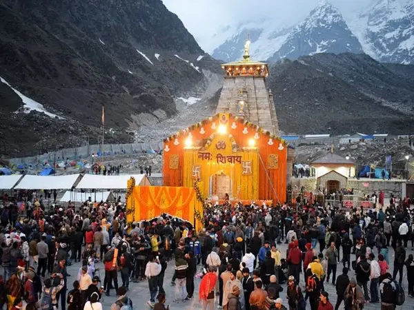 Char Dham Yatra: భారీ వర్షాల నేపథ్యంలో చార్ ధామ్ యాత్రకు తాత్కాలిక బ్రేక్