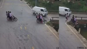 బైక్ ప్రమాదం నుంచి తప్పించుకున్న యువకుడు