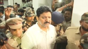 వంశీపై కక్షతో కేసులు బనాయిస్తున్నారు: పేర్ని నాని ఆరోపణ