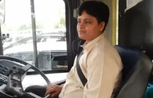 తెలంగాణ తొలి మహిళా బస్ డ్రైవర్‌గా సరిత