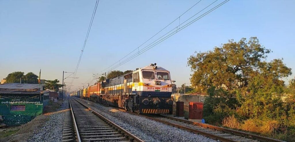 Chengalpattu Express : చెంగల్‌పట్టు ఎక్స్‌ప్రెస్‌లో భారీ దోపిడీ..