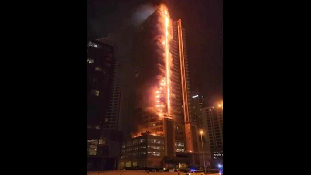 Dubai building fire : దుబాయ్‌‌లో 67 అంతస్తుల భవనంలో భారీ అగ్నిప్రమాదం