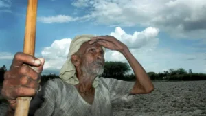 రైతుల చూపు.. ఆకాశం వైపు..