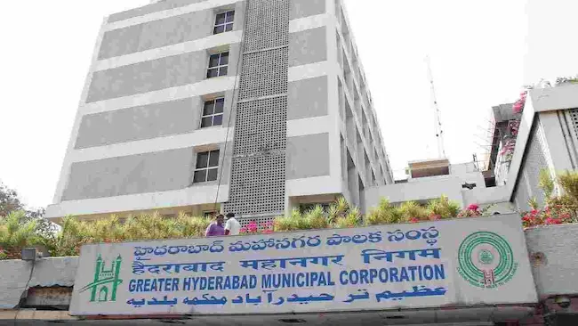 GHMC: అక్రమ నిర్మాణాలపై జీహెచ్ఎంసీ కొరడా