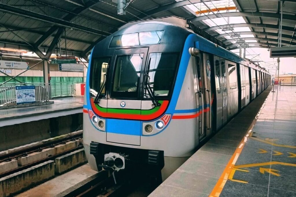 Hyderabad Metro : మెట్రో ఫేజ్ II-బి ప్రతిపాదనలు కేంద్రానికి సమర్పించిన తెలంగాణ ప్రభుత్వం