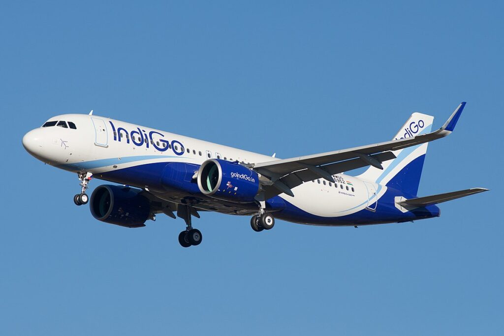 Indigo Airlines : ఇండిగో విమానానికి ఇంజిన్ లో సమస్య : తృటిలో తప్పిన ప్రమాదం