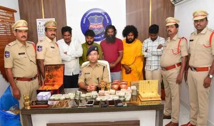 Karimnagar Police : గుప్త నిధుల పేరుతో దొంగ బాబా : బాబాను అరెస్ట్ చేసిన కరీంనగర్ పోలీసులు