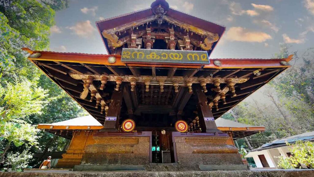 Kerala : కేరళ  కొట్టియూర్ పండుగ మహోత్సవానికి వేలాది మంది భక్తులు