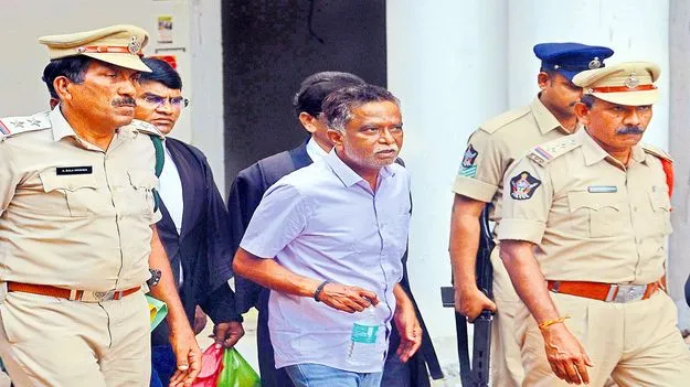 PSR Anjaneyulu : ఆరోగ్య పరిస్థితి కారణంగా పీఎస్ఆర్ ఆంజనేయులకు మధ్యంతర బెయిల్‌