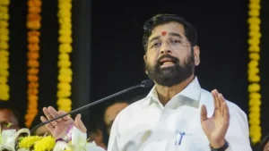 ఏక్‌నాథ్ షిండేకు విమానాశ్రయంలో ఊహించని అనుభవం