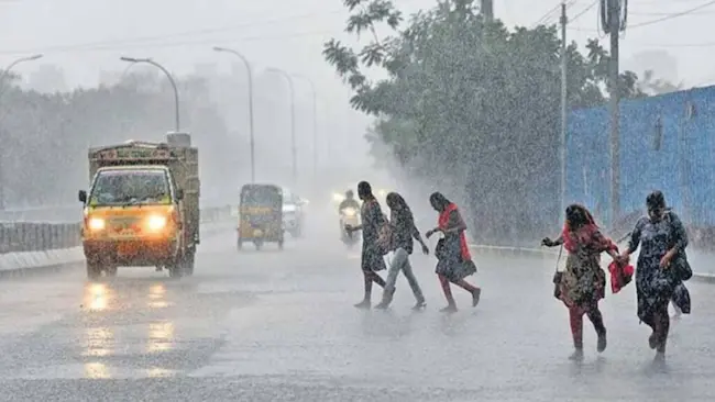 Rain Alert: కొనసాగుతున్న ద్రోణి ప్రభావంతో ఉరుములతో కూడిన వర్షాలు