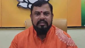 తీరు మారని రాజాసింగ్..బీజేపీ కి తలనొప్పి