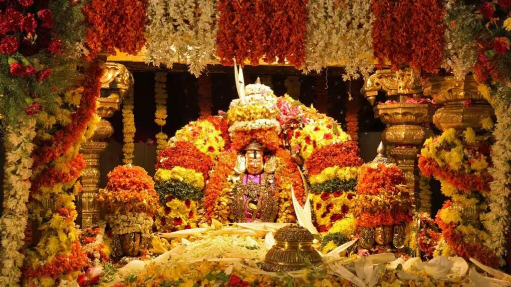 TTD: శ్రీవారి భక్తులకు బీమా కల్పించే యోచనలో టీటీడీ