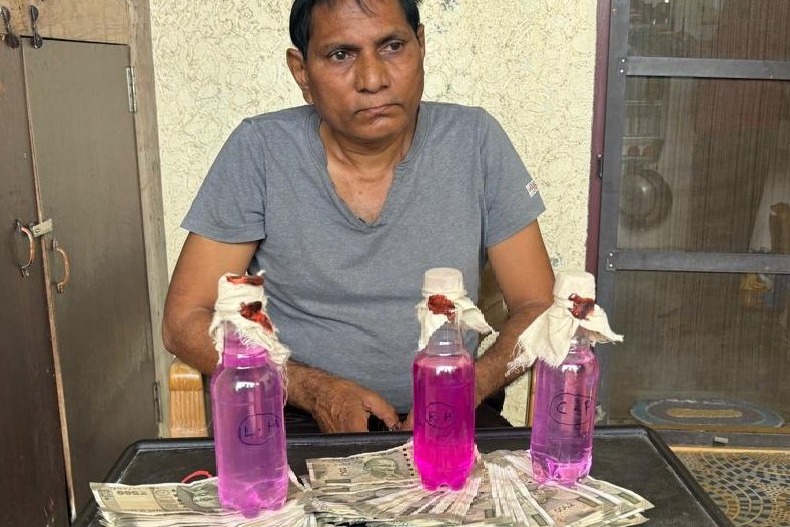 Telangana ACB : రూ.80 వేలు స్వీకరిస్తూ అవినీతి నిరోధక శాఖ అధికారులకు పట్టివేత