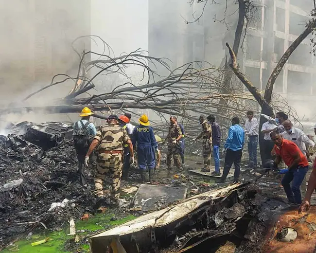 Ahmedabad Plane Crash: డీఎన్ఏ పరీక్షల ద్వారా మృతులను గుర్తించిన అధికారులు